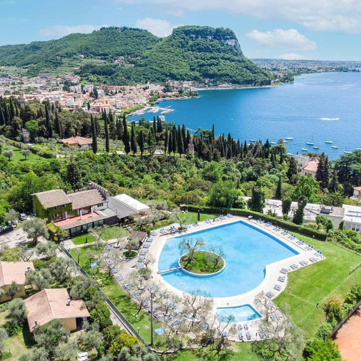 Garda Apartments In Euroresidence Εξωτερικό φωτογραφία